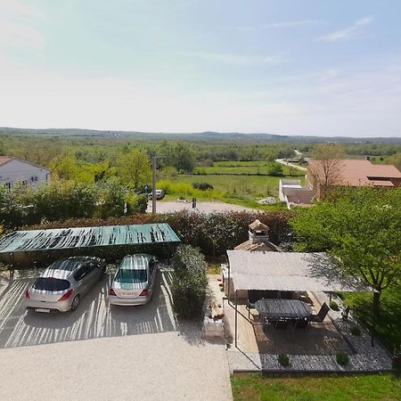 Apartman Luna Sveti Lovreč Pazenatički Buitenkant foto