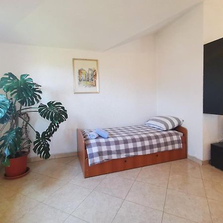 Apartman Luna Sveti Lovreč Pazenatički Buitenkant foto