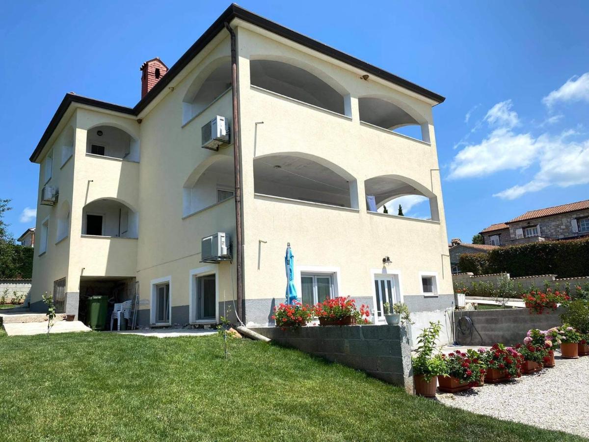 Apartman Luna Sveti Lovreč Pazenatički Buitenkant foto