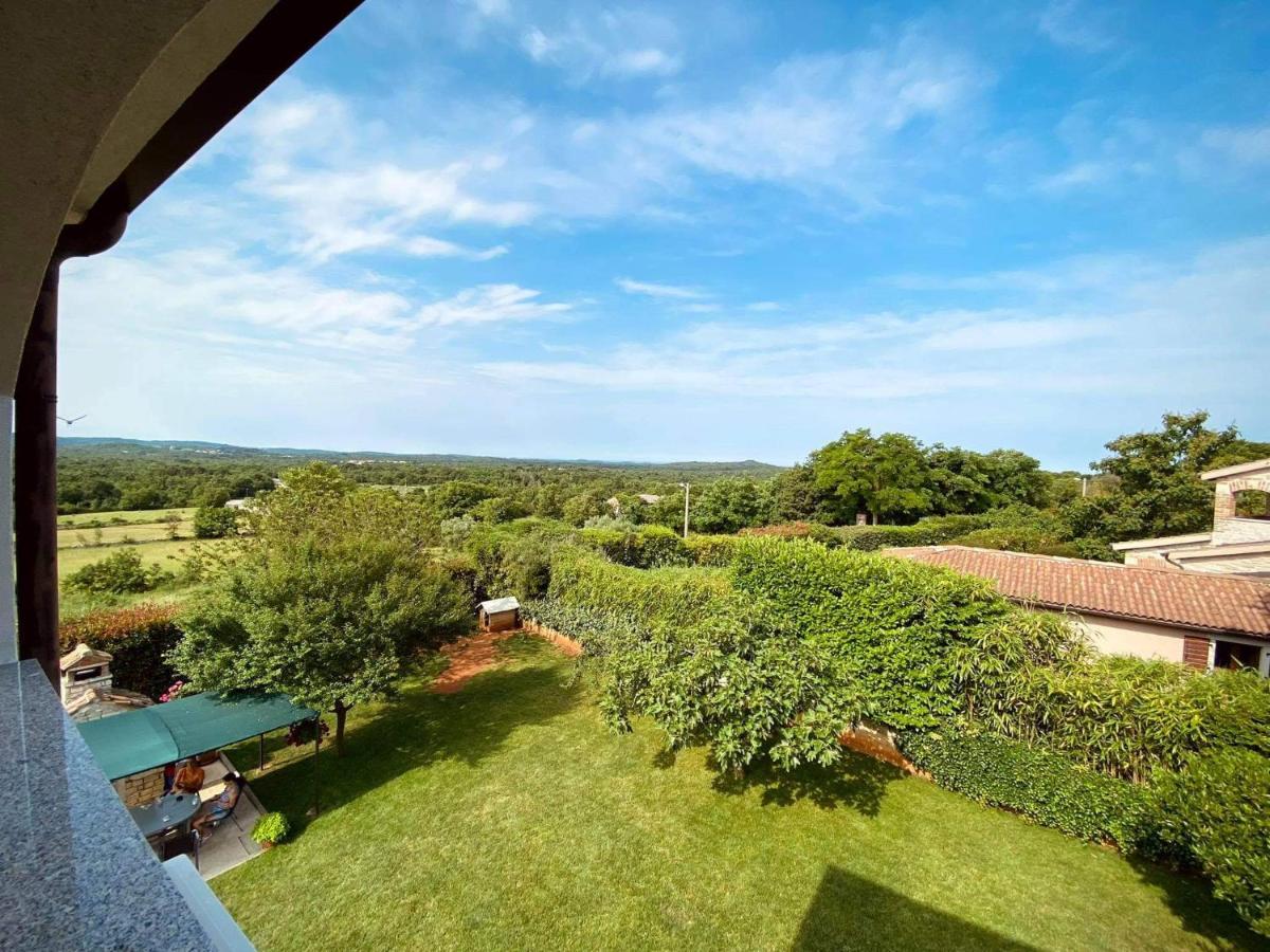 Apartman Luna Sveti Lovreč Pazenatički Buitenkant foto