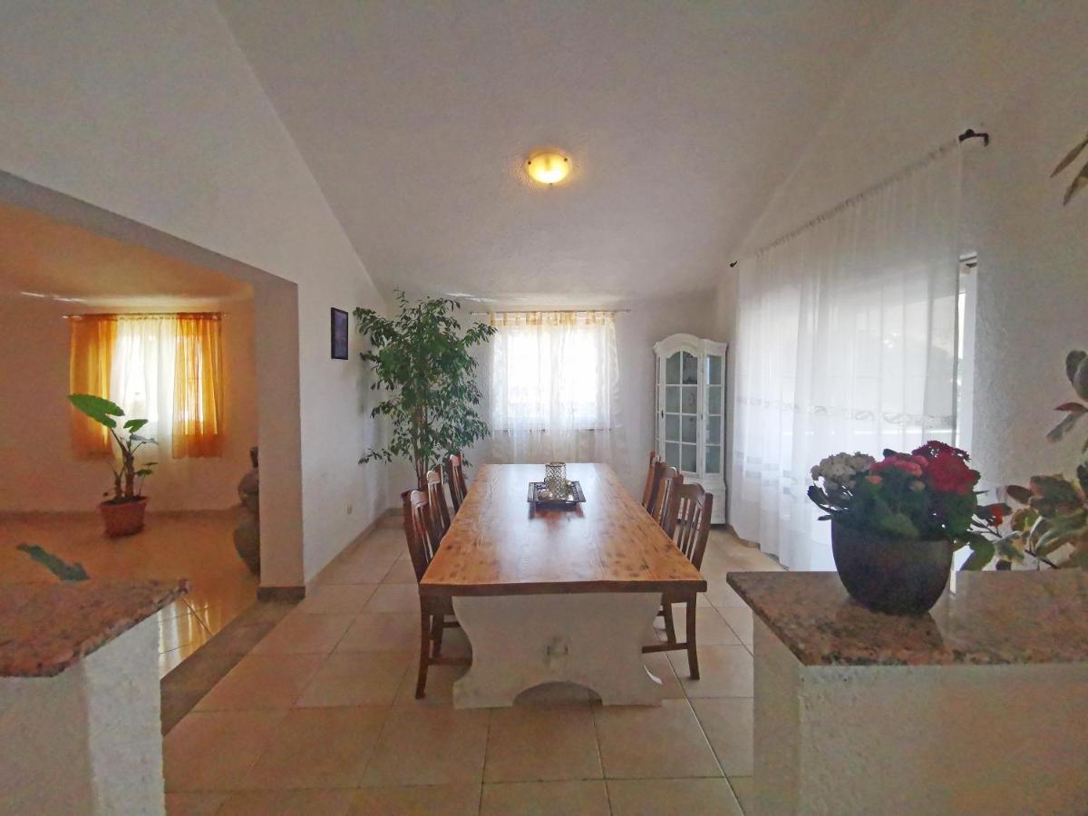 Apartman Luna Sveti Lovreč Pazenatički Buitenkant foto