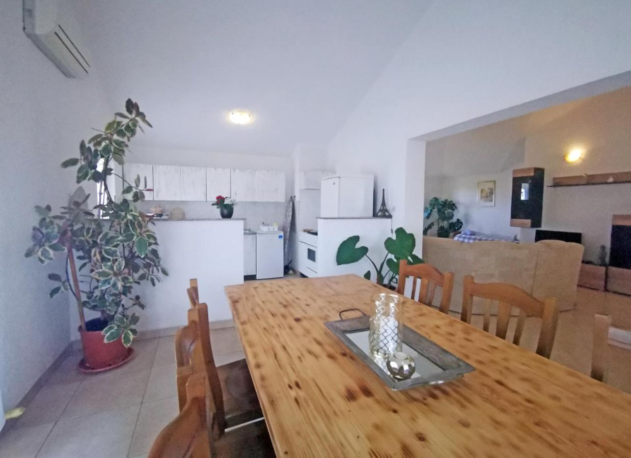 Apartman Luna Sveti Lovreč Pazenatički Buitenkant foto